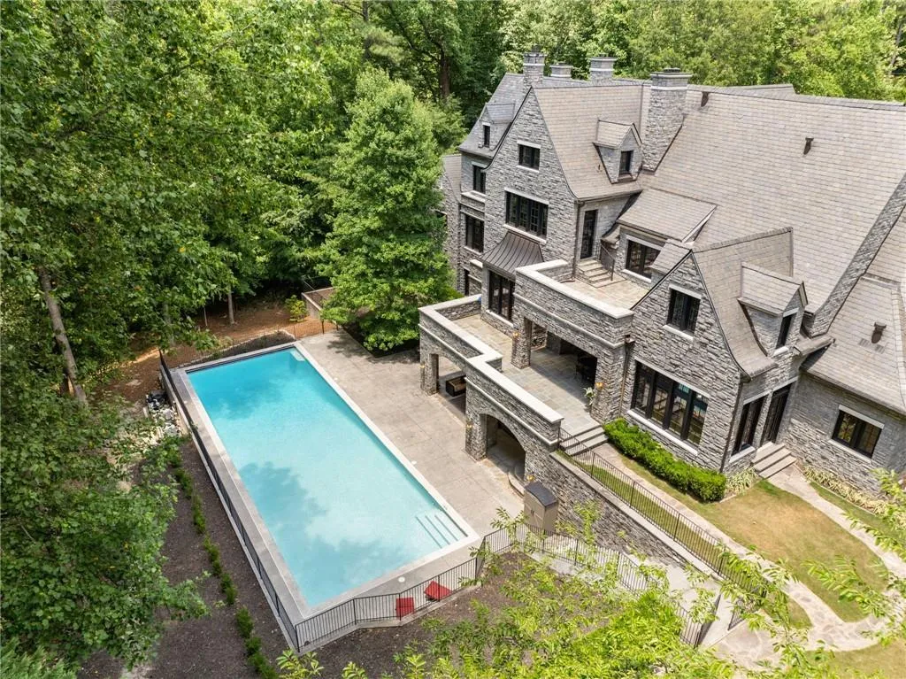 4660 Jett Road, Atlanta, Georgia 30327, 7 Bedrooms Bedrooms, ,8 BathroomsBathrooms,Residential,Sold,4660 Jett Road,7414545