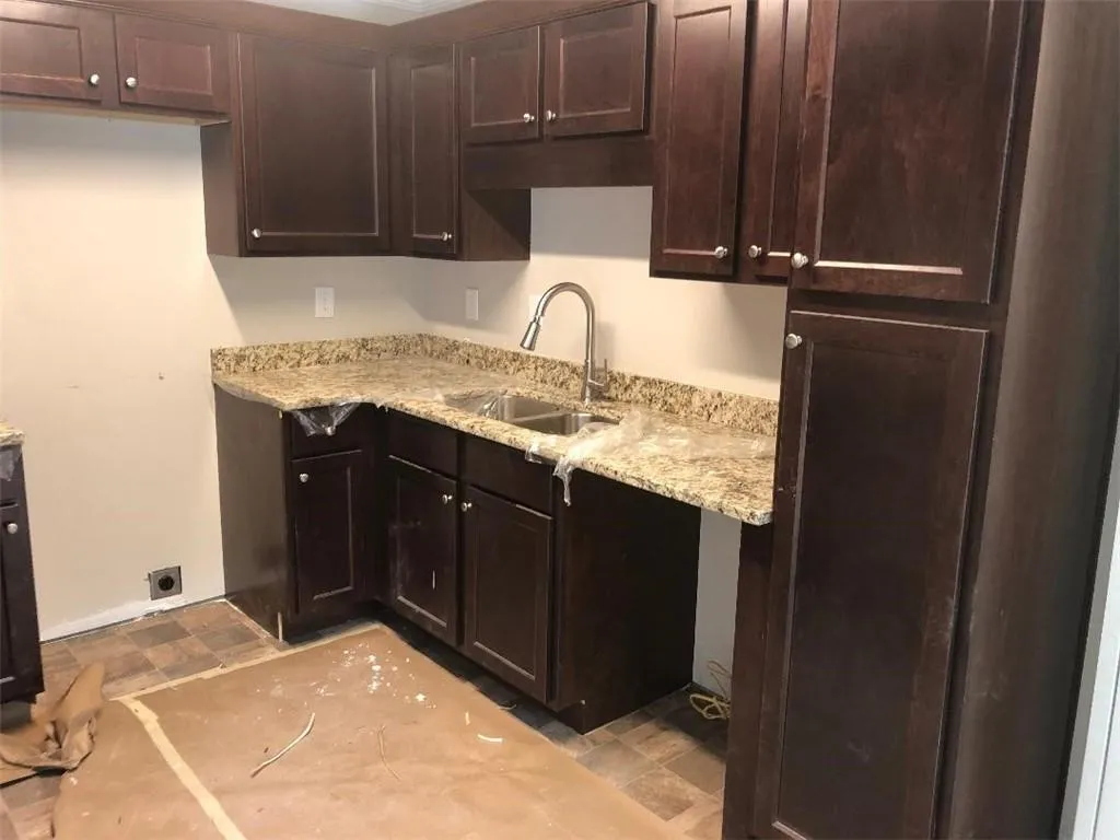 305 Winding River Drive Unit E, Atlanta, Georgia 30350, 3 Bedrooms Bedrooms, ,2 BathroomsBathrooms,Residential,Sold,305 Winding River Drive Unit E,6767401