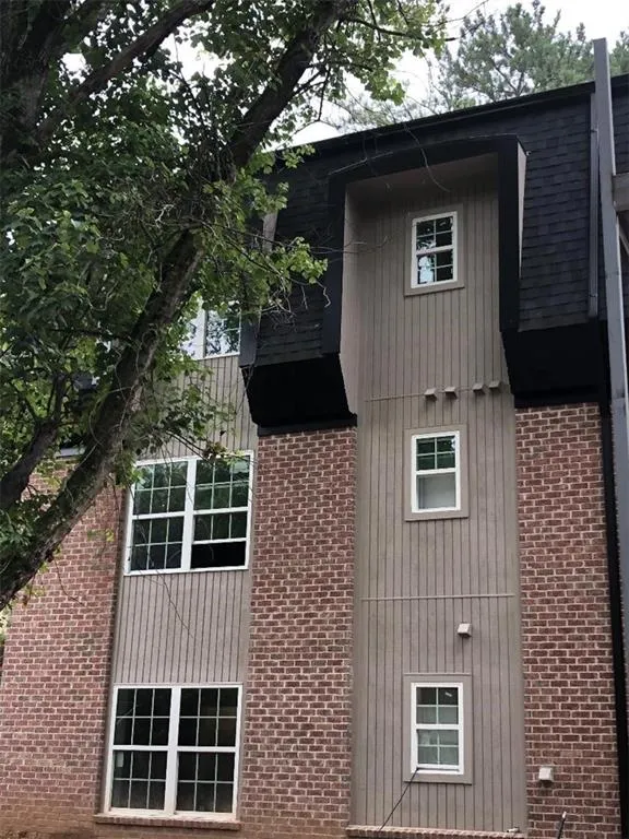 305 Winding River Drive Unit E, Atlanta, Georgia 30350, 3 Bedrooms Bedrooms, ,2 BathroomsBathrooms,Residential,Sold,305 Winding River Drive Unit E,6767401