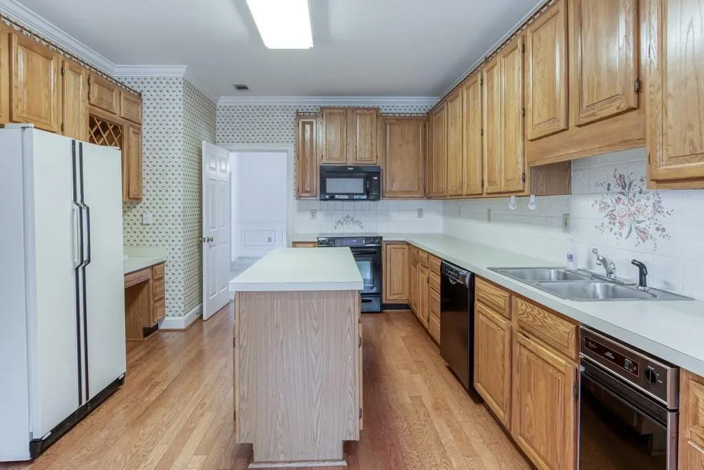 7155 Roswell Road Unit 31, Sandy Springs, Georgia 30328, 3 Bedrooms Bedrooms, ,2 BathroomsBathrooms,Residential,Sold,7155 Roswell Road Unit 31,6759598