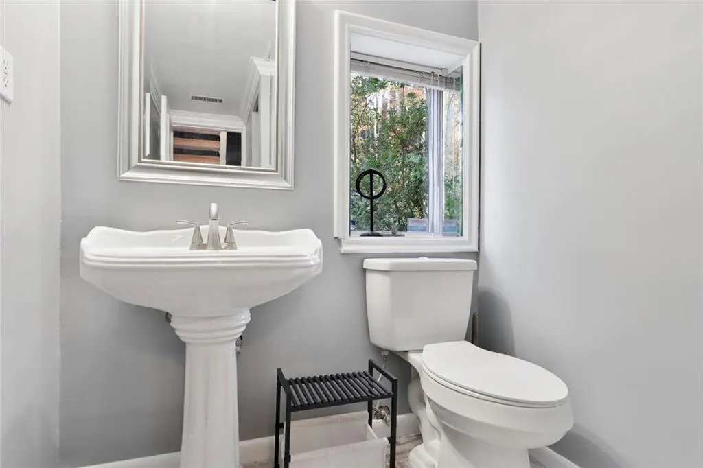 7166 Stonington Drive, Sandy Springs, Georgia 30328, 3 Bedrooms Bedrooms, ,3 BathroomsBathrooms,Residential,Sold,7166 Stonington Drive,6972505