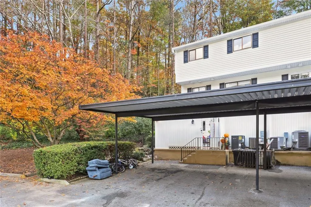 7166 Stonington Drive, Sandy Springs, Georgia 30328, 3 Bedrooms Bedrooms, ,3 BathroomsBathrooms,Residential,Sold,7166 Stonington Drive,6972505