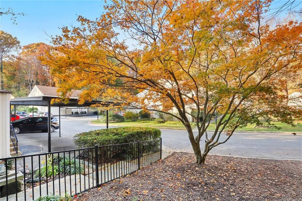 7166 Stonington Drive, Sandy Springs, Georgia 30328, 3 Bedrooms Bedrooms, ,3 BathroomsBathrooms,Residential,Sold,7166 Stonington Drive,6972505