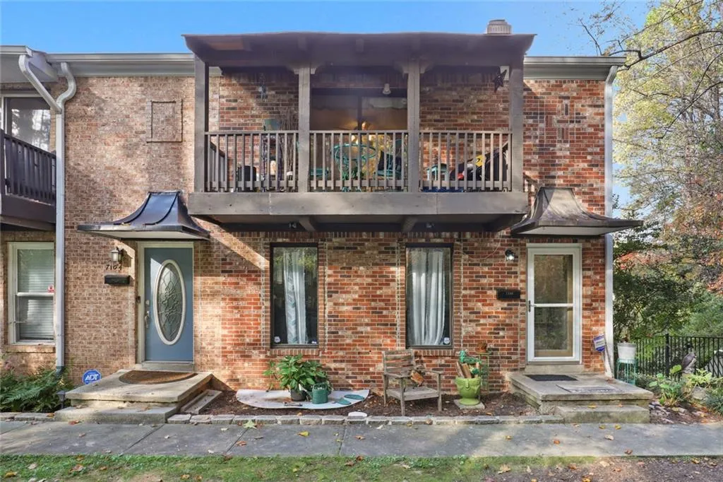 7166 Stonington Drive, Sandy Springs, Georgia 30328, 3 Bedrooms Bedrooms, ,3 BathroomsBathrooms,Residential,Sold,7166 Stonington Drive,6972505