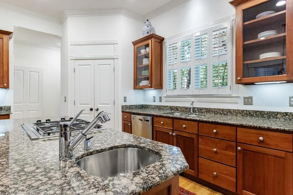 4470 Crestwicke Pointe Ne, Atlanta, Georgia 30319, 5 Bedrooms Bedrooms, ,5 BathroomsBathrooms,Residential,Sold,4470 Crestwicke Pointe Ne,7728775