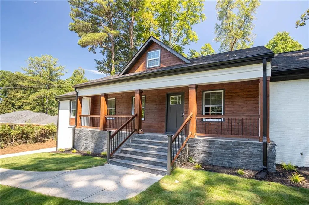 610 Glenforest Road, Atlanta, Georgia 30328, 4 Bedrooms Bedrooms, ,3 BathroomsBathrooms,Residential,For Sale,610 Glenforest Road,7637703