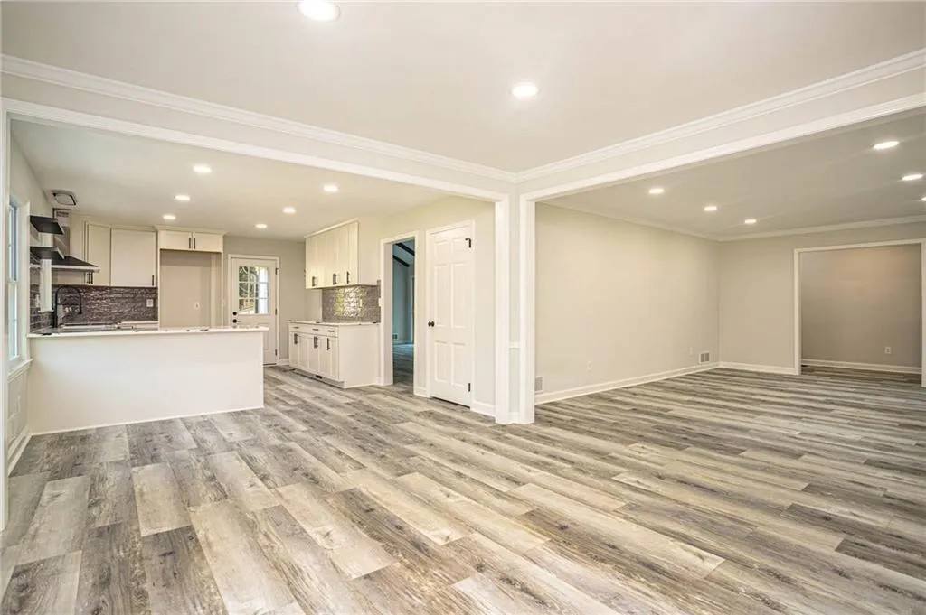 610 Glenforest Road, Atlanta, Georgia 30328, 4 Bedrooms Bedrooms, ,3 BathroomsBathrooms,Residential,For Sale,610 Glenforest Road,7637703