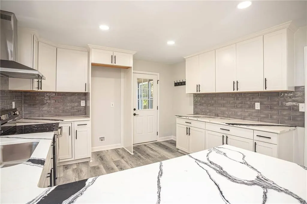 610 Glenforest Road, Atlanta, Georgia 30328, 4 Bedrooms Bedrooms, ,3 BathroomsBathrooms,Residential,For Sale,610 Glenforest Road,7637703