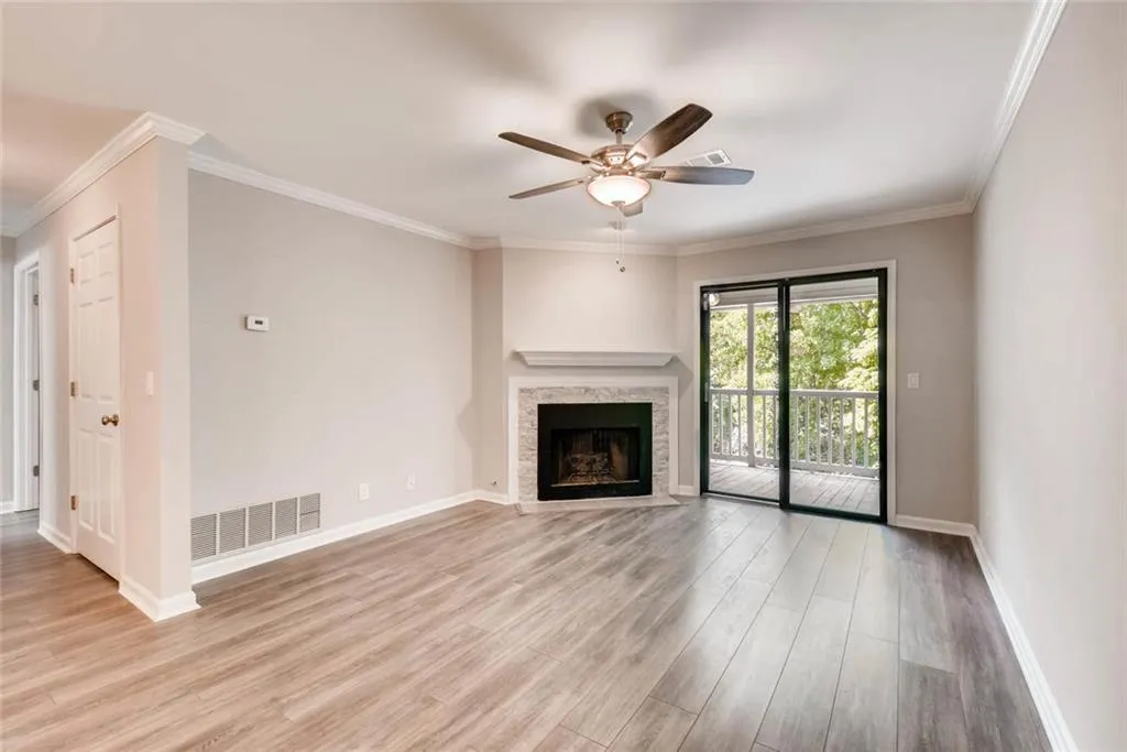 405 Barrington Hills Drive, Sandy Springs, Georgia 30350, 2 Bedrooms Bedrooms, ,2 BathroomsBathrooms,Residential,Sold,405 Barrington Hills Drive,6010121