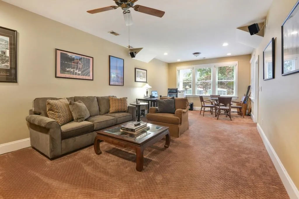 134 Reddington Place, Sandy Springs, Georgia 30328, 4 Bedrooms Bedrooms, ,3 BathroomsBathrooms,Residential,Sold,134 Reddington Place,6705042