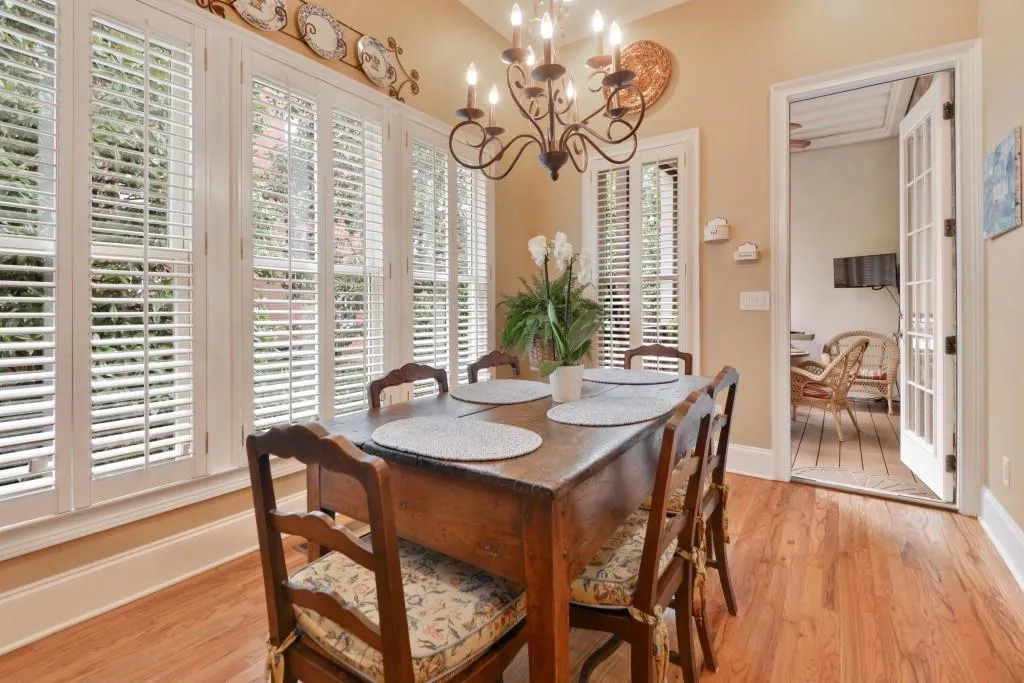 134 Reddington Place, Sandy Springs, Georgia 30328, 4 Bedrooms Bedrooms, ,3 BathroomsBathrooms,Residential,Sold,134 Reddington Place,6705042