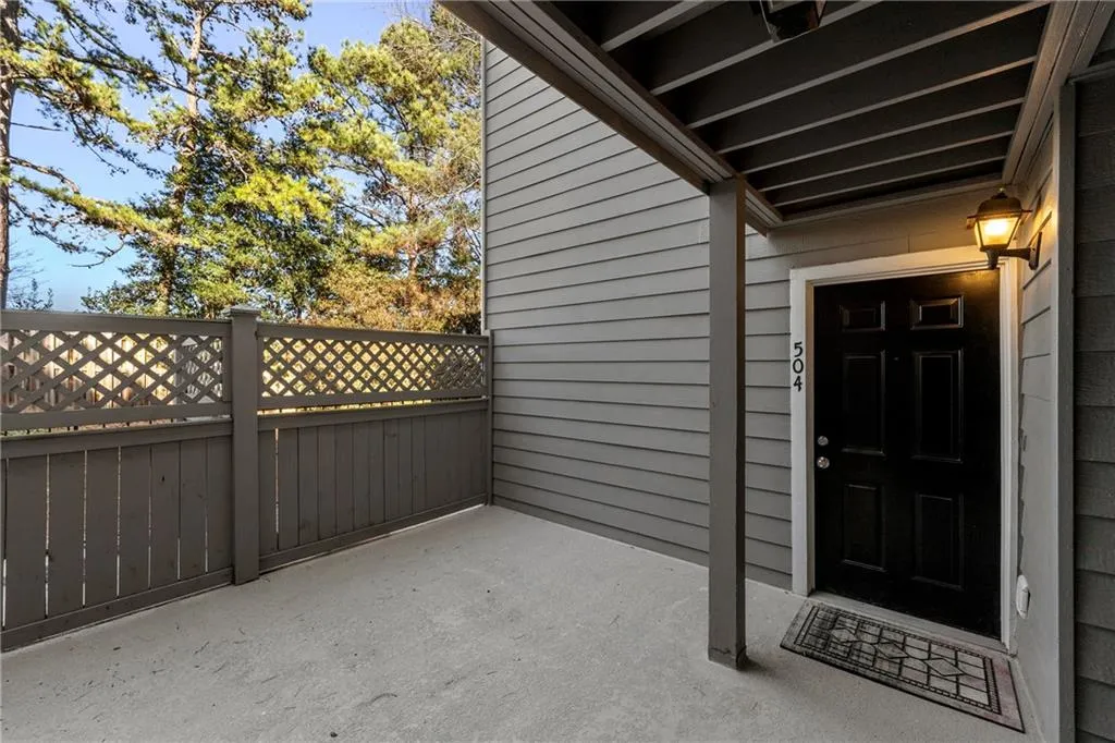504 Granville Court, Sandy Springs, Georgia 30328, 1 Bedroom Bedrooms, ,1 BathroomBathrooms,Residential,Sold,504 Granville Court,7177697