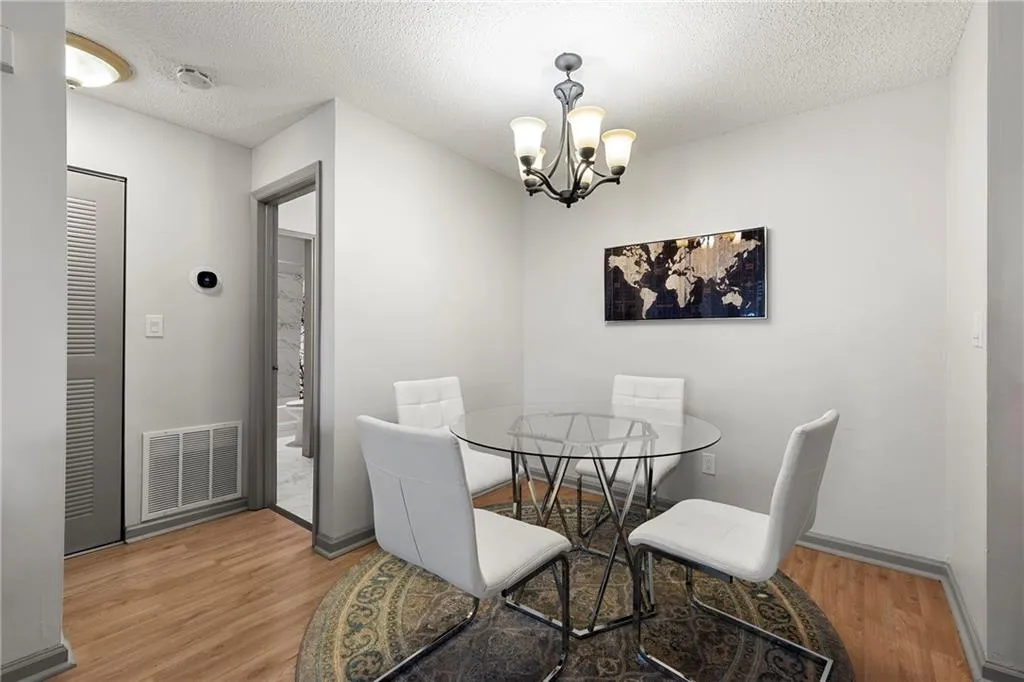 504 Granville Court, Sandy Springs, Georgia 30328, 1 Bedroom Bedrooms, ,1 BathroomBathrooms,Residential,Sold,504 Granville Court,7177697
