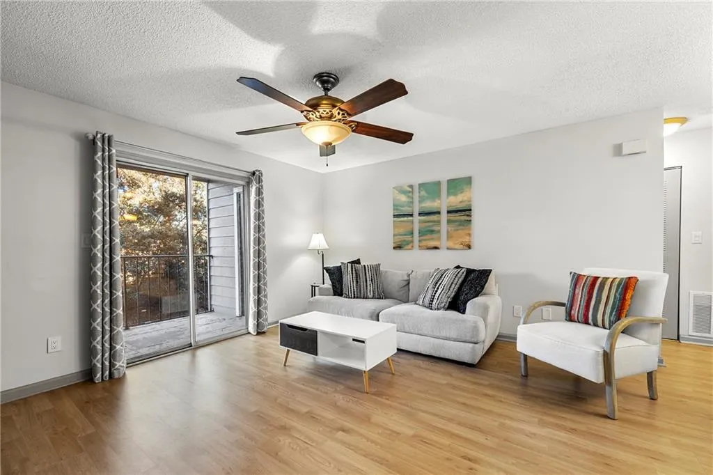 504 Granville Court, Sandy Springs, Georgia 30328, 1 Bedroom Bedrooms, ,1 BathroomBathrooms,Residential,Sold,504 Granville Court,7177697