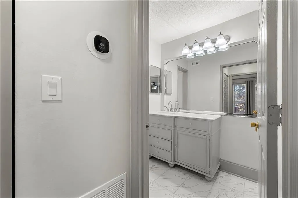 504 Granville Court, Sandy Springs, Georgia 30328, 1 Bedroom Bedrooms, ,1 BathroomBathrooms,Residential,Sold,504 Granville Court,7177697