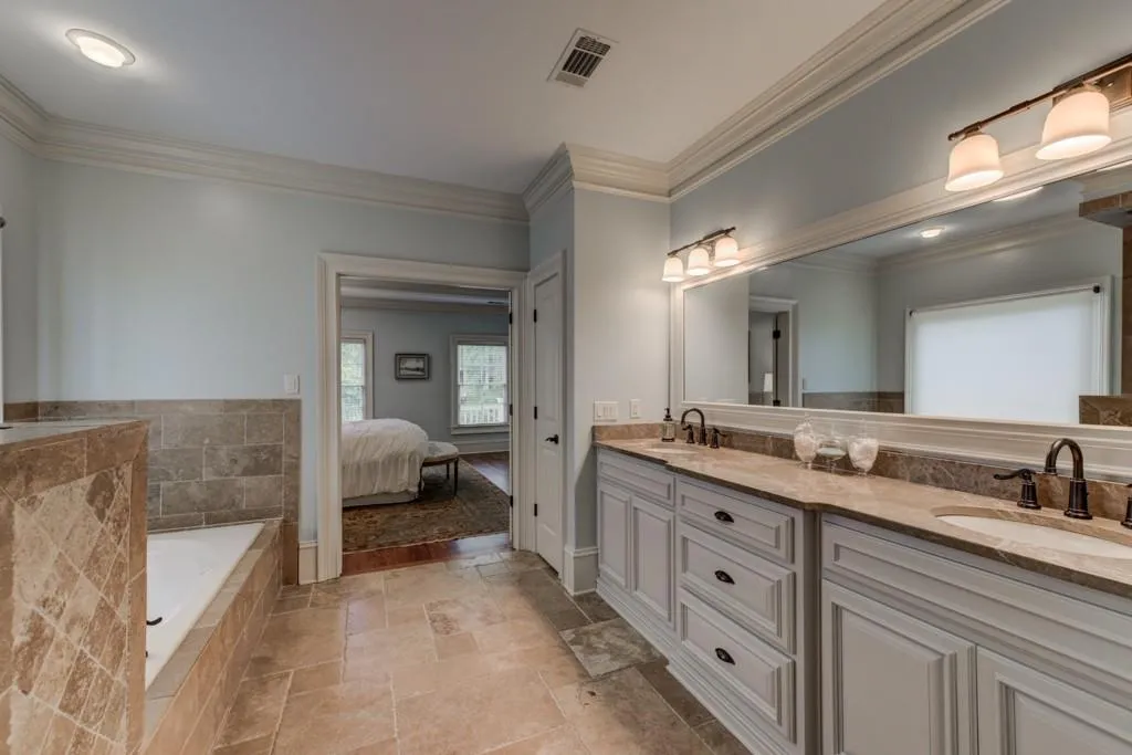 60 W Belle Isle Road Ne, Atlanta, Georgia 30342, 4 Bedrooms Bedrooms, ,4 BathroomsBathrooms,Residential,Sold,60 W Belle Isle Road Ne,6602896