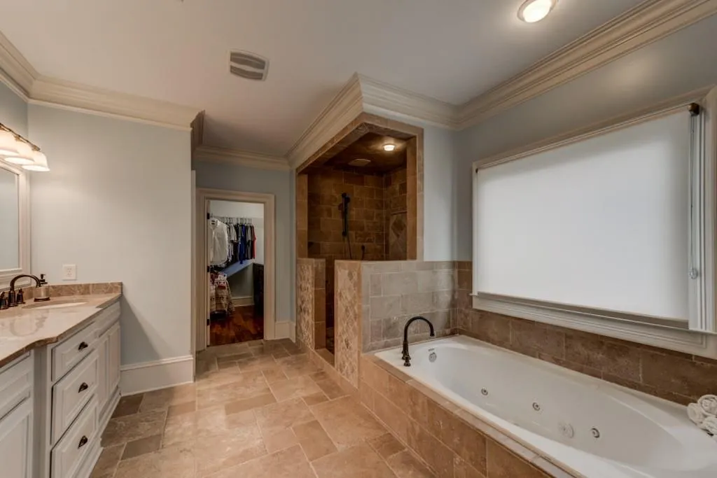 60 W Belle Isle Road Ne, Atlanta, Georgia 30342, 4 Bedrooms Bedrooms, ,4 BathroomsBathrooms,Residential,Sold,60 W Belle Isle Road Ne,6602896