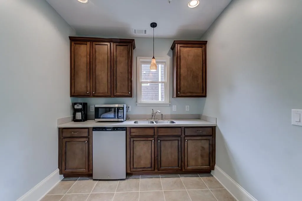 60 W Belle Isle Road Ne, Atlanta, Georgia 30342, 4 Bedrooms Bedrooms, ,4 BathroomsBathrooms,Residential,Sold,60 W Belle Isle Road Ne,6602896
