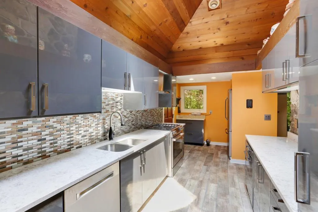 265 Glen Lake Drive, Atlanta, Georgia 30327, 2 Bedrooms Bedrooms, ,2 BathroomsBathrooms,Residential,Sold,265 Glen Lake Drive,6031206