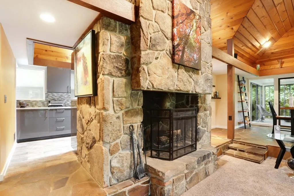 265 Glen Lake Drive, Atlanta, Georgia 30327, 2 Bedrooms Bedrooms, ,2 BathroomsBathrooms,Residential,Sold,265 Glen Lake Drive,6031206