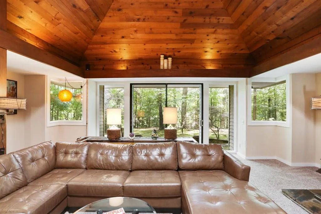 265 Glen Lake Drive, Atlanta, Georgia 30327, 2 Bedrooms Bedrooms, ,2 BathroomsBathrooms,Residential,Sold,265 Glen Lake Drive,6031206