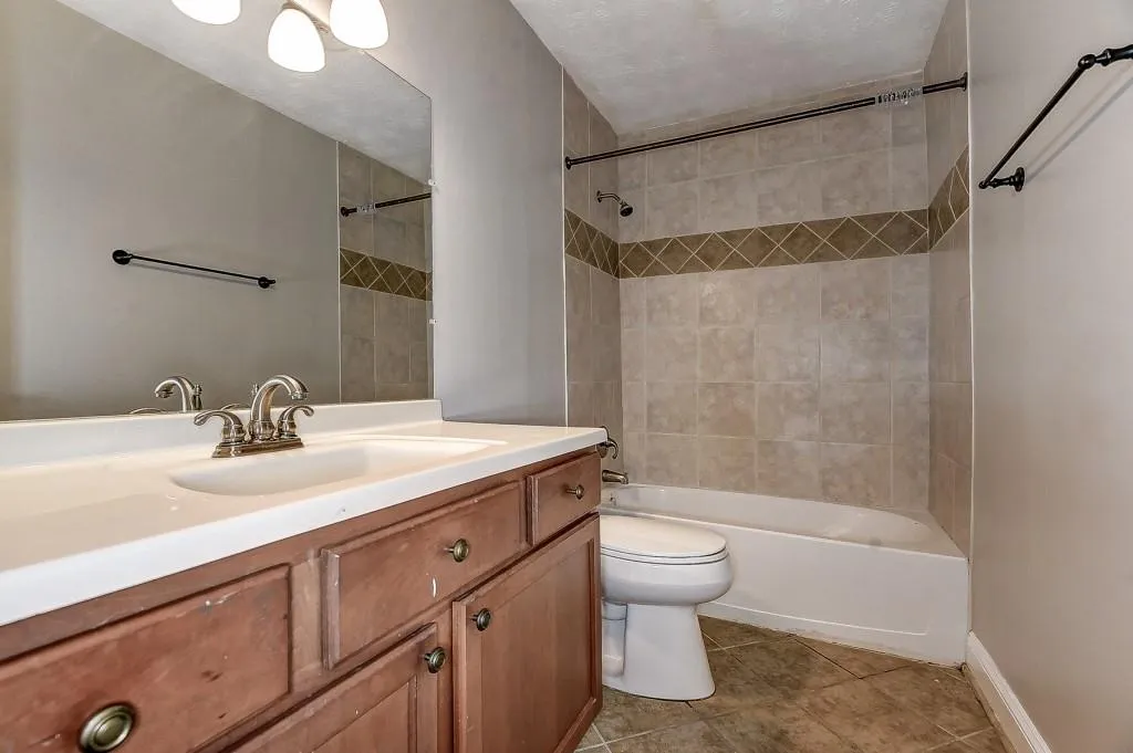 280 Winding River Drive Unit E, Atlanta, Georgia 30350, 3 Bedrooms Bedrooms, ,2 BathroomsBathrooms,Residential,Sold,280 Winding River Drive Unit E,5945940