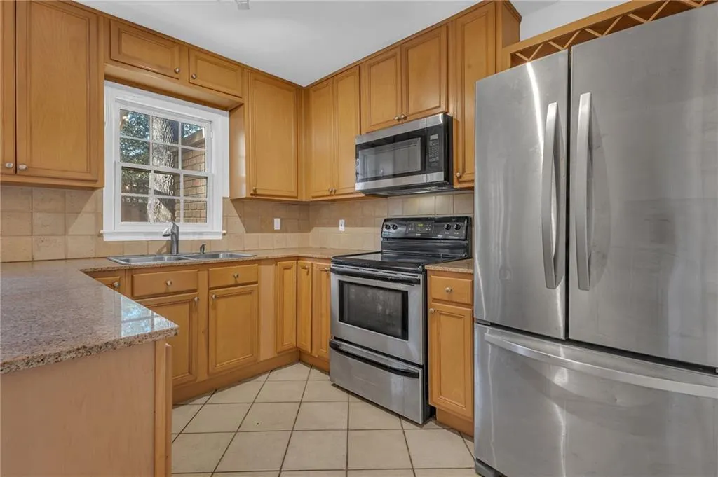 1101 Collier Road Nw Unit I2, Atlanta, Georgia 30318, 2 Bedrooms Bedrooms, 0 ,1 BathroomBathrooms,Residential,For Sale,1101 Collier Road Nw Unit I2,7706035