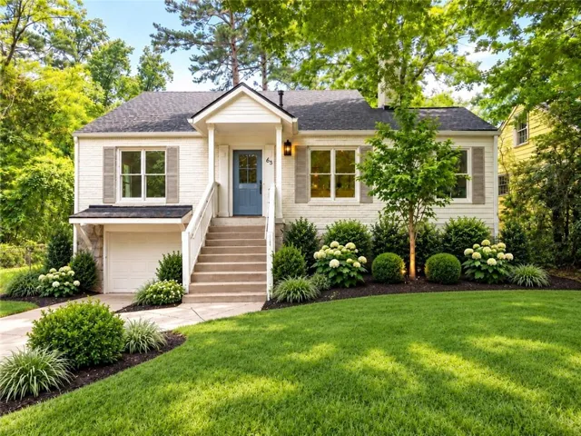 W/ Virtual landscaping