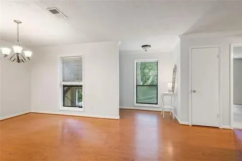 5137 Roswell Rd Unit 7, Sandy Springs, Georgia 30342, 2 Bedrooms Bedrooms, ,2 BathroomsBathrooms,Residential,For Sale,5137 Roswell Rd Unit 7,7643164