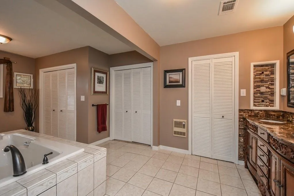 400 Spalding Circle, Atlanta, Georgia 30328, 4 Bedrooms Bedrooms, ,2 BathroomsBathrooms,Residential,Sold,400 Spalding Circle,6521083
