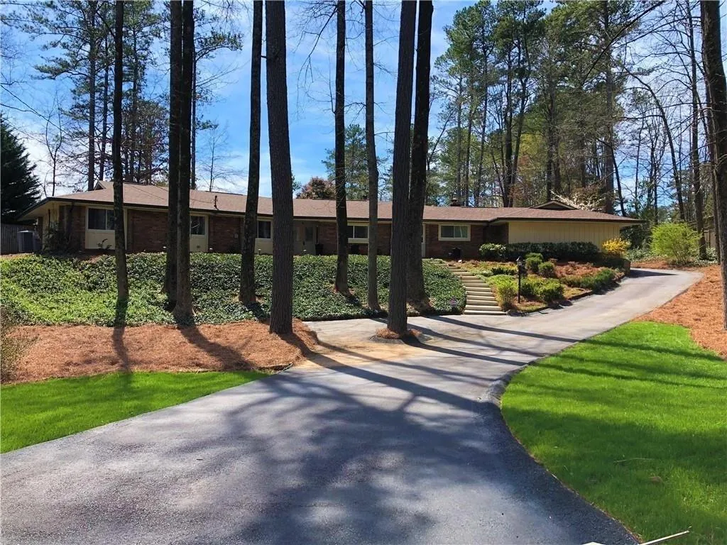 400 Spalding Circle, Atlanta, Georgia 30328, 4 Bedrooms Bedrooms, ,2 BathroomsBathrooms,Residential,Sold,400 Spalding Circle,6521083