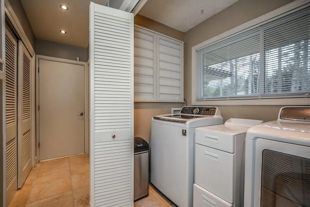 400 Spalding Circle, Atlanta, Georgia 30328, 4 Bedrooms Bedrooms, ,2 BathroomsBathrooms,Residential,Sold,400 Spalding Circle,6521083