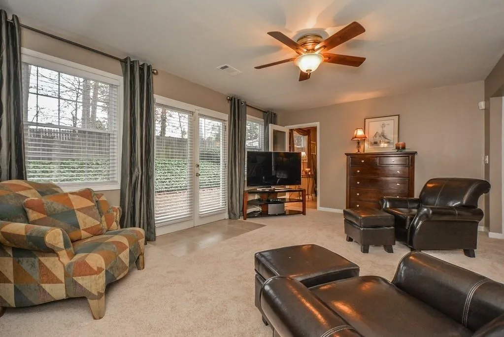 400 Spalding Circle, Atlanta, Georgia 30328, 4 Bedrooms Bedrooms, ,2 BathroomsBathrooms,Residential,Sold,400 Spalding Circle,6521083