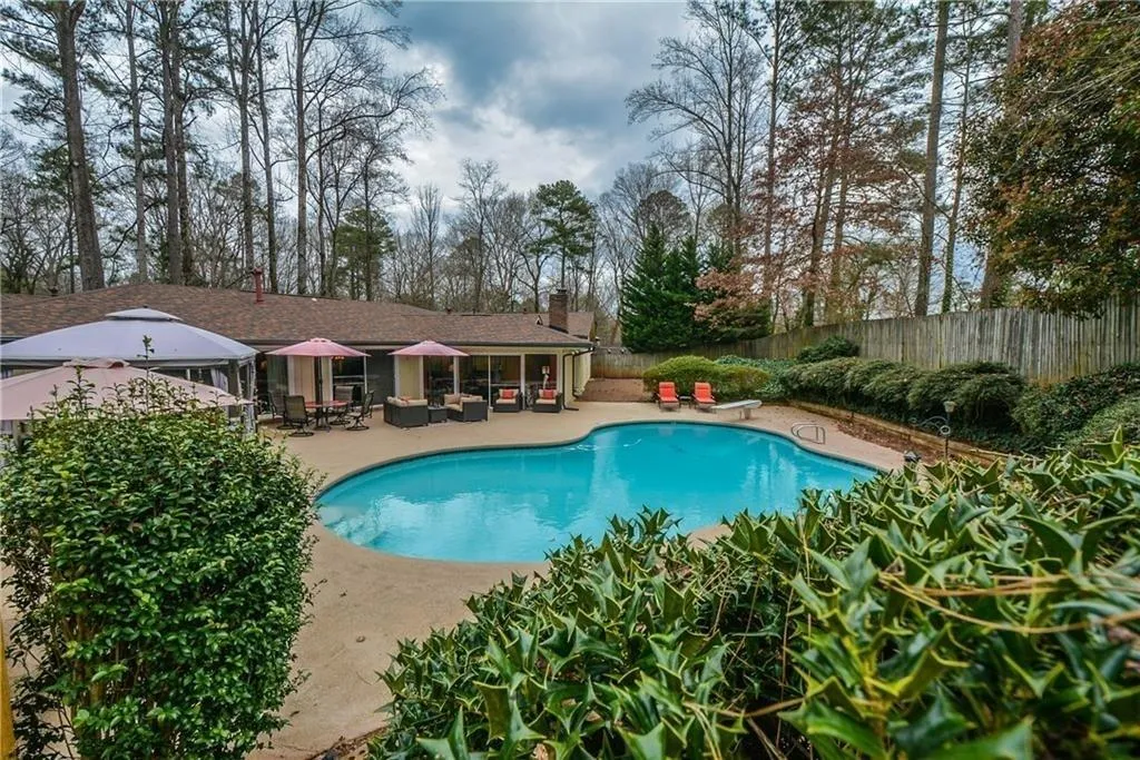 400 Spalding Circle, Atlanta, Georgia 30328, 4 Bedrooms Bedrooms, ,2 BathroomsBathrooms,Residential,Sold,400 Spalding Circle,6521083