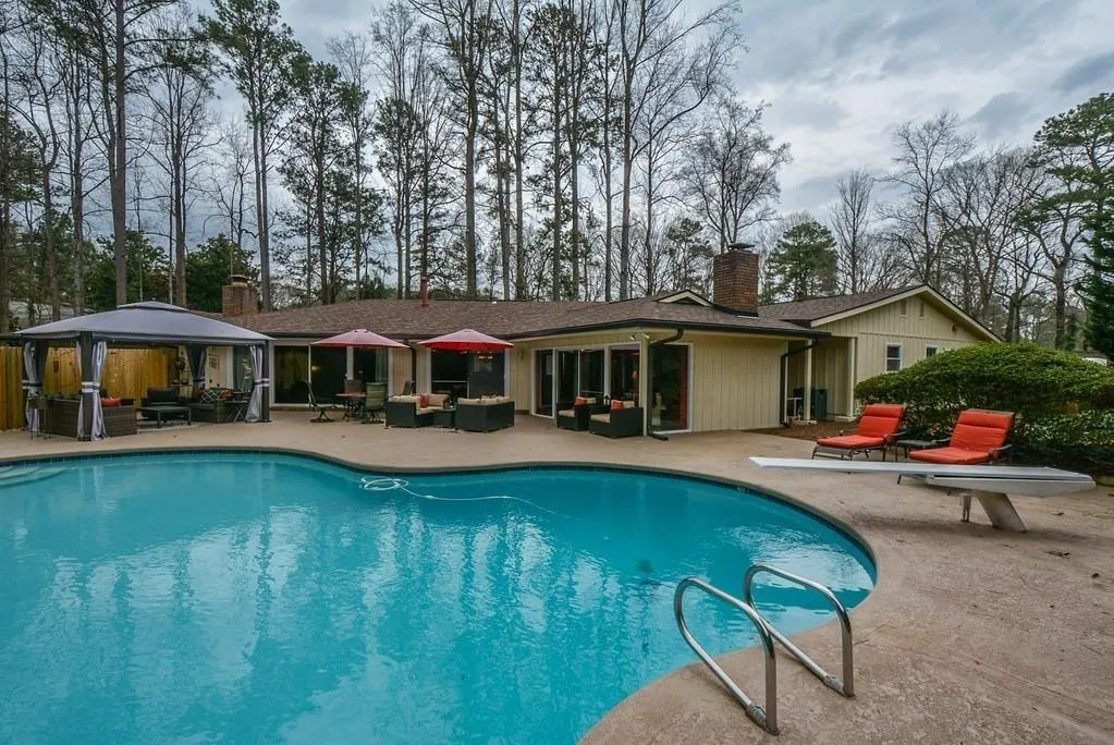400 Spalding Circle, Atlanta, Georgia 30328, 4 Bedrooms Bedrooms, ,2 BathroomsBathrooms,Residential,Sold,400 Spalding Circle,6521083