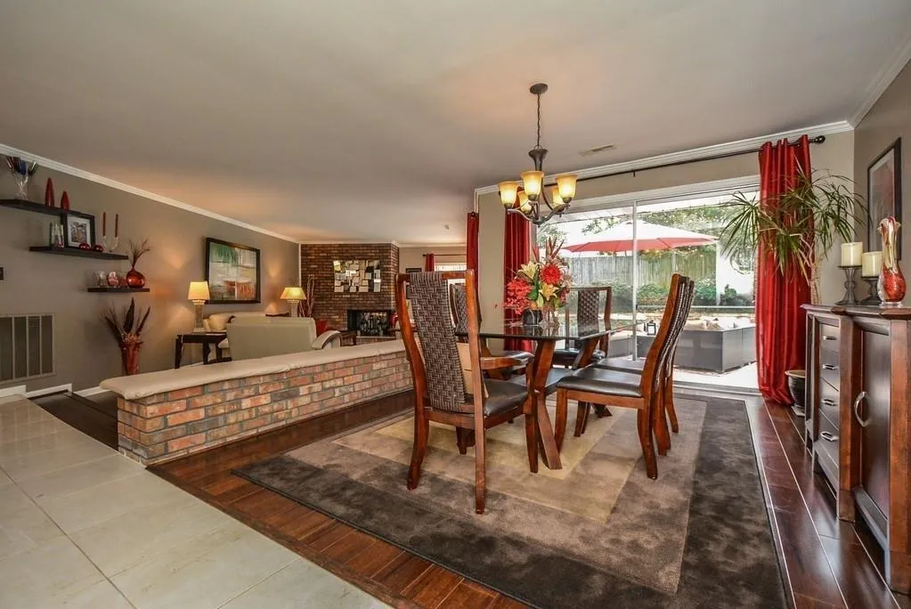 400 Spalding Circle, Atlanta, Georgia 30328, 4 Bedrooms Bedrooms, ,2 BathroomsBathrooms,Residential,Sold,400 Spalding Circle,6521083
