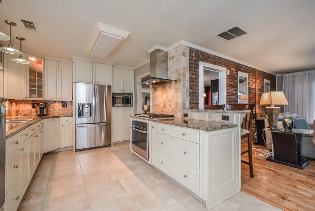 400 Spalding Circle, Atlanta, Georgia 30328, 4 Bedrooms Bedrooms, ,2 BathroomsBathrooms,Residential,Sold,400 Spalding Circle,6521083