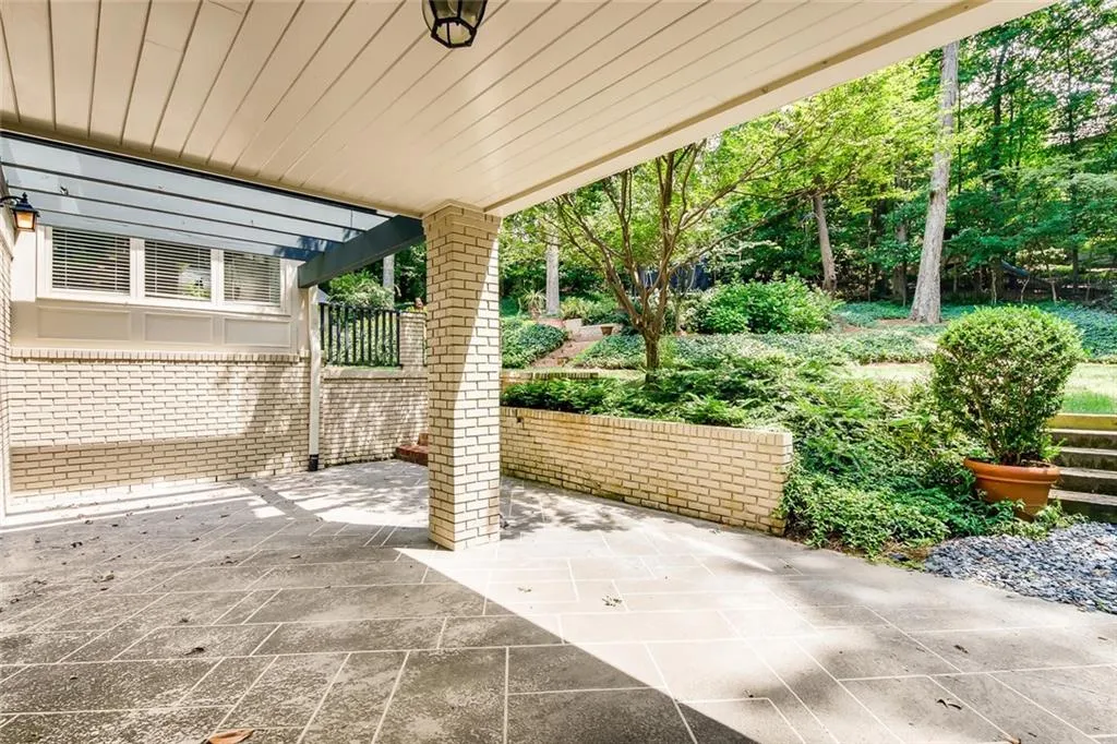 661 Starlight Drive, Atlanta, Georgia 30342, 4 Bedrooms Bedrooms, ,4 BathroomsBathrooms,Residential,Sold,661 Starlight Drive,6605467