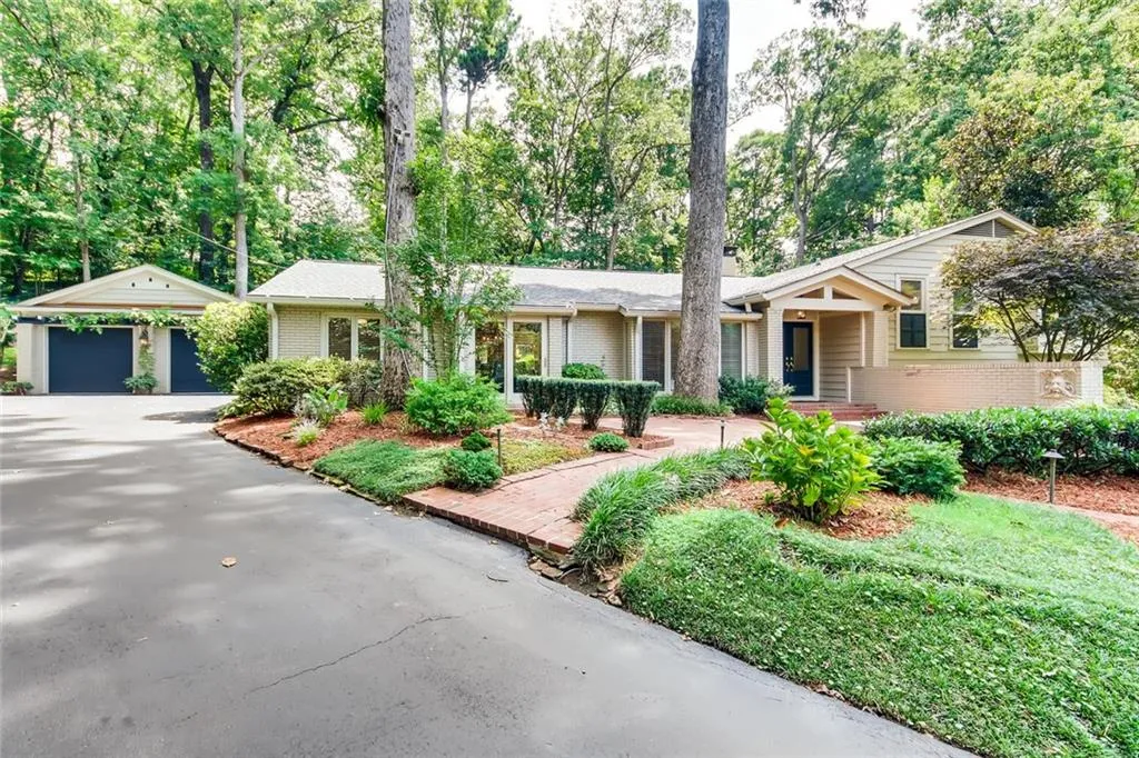 661 Starlight Drive, Atlanta, Georgia 30342, 4 Bedrooms Bedrooms, ,4 BathroomsBathrooms,Residential,Sold,661 Starlight Drive,6605467