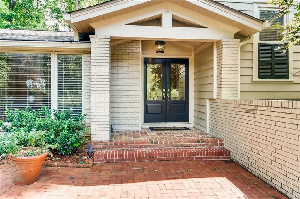 661 Starlight Drive, Atlanta, Georgia 30342, 4 Bedrooms Bedrooms, ,4 BathroomsBathrooms,Residential,Sold,661 Starlight Drive,6605467