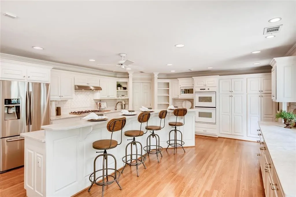 661 Starlight Drive, Atlanta, Georgia 30342, 4 Bedrooms Bedrooms, ,4 BathroomsBathrooms,Residential,Sold,661 Starlight Drive,6605467