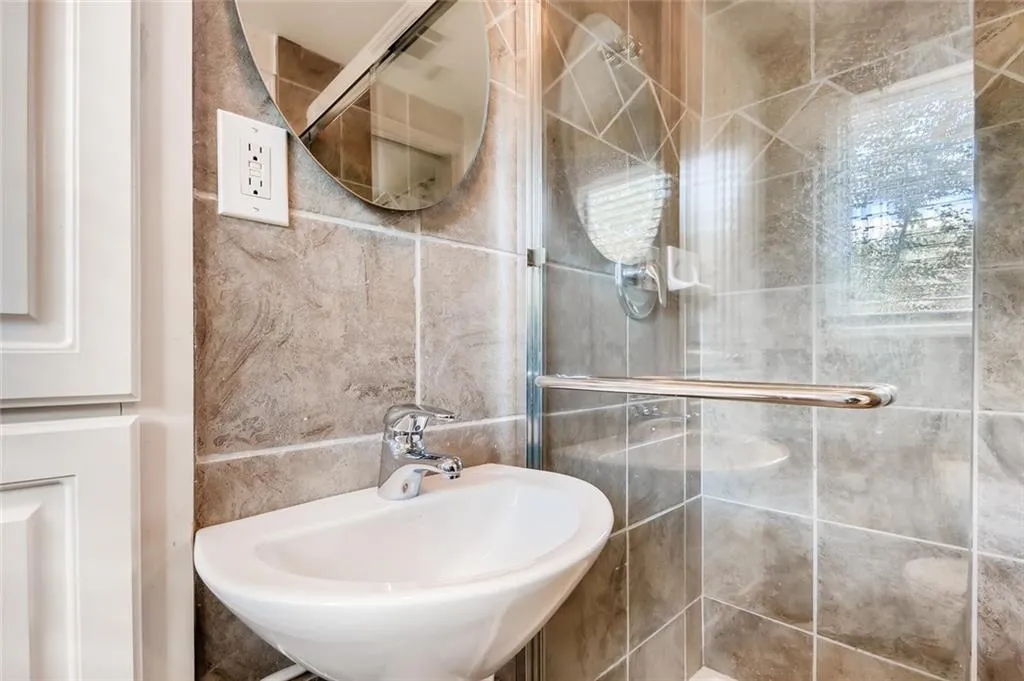 661 Starlight Drive, Atlanta, Georgia 30342, 4 Bedrooms Bedrooms, ,4 BathroomsBathrooms,Residential,Sold,661 Starlight Drive,6605467