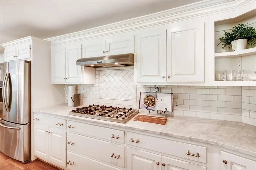 661 Starlight Drive, Atlanta, Georgia 30342, 4 Bedrooms Bedrooms, ,4 BathroomsBathrooms,Residential,Sold,661 Starlight Drive,6605467