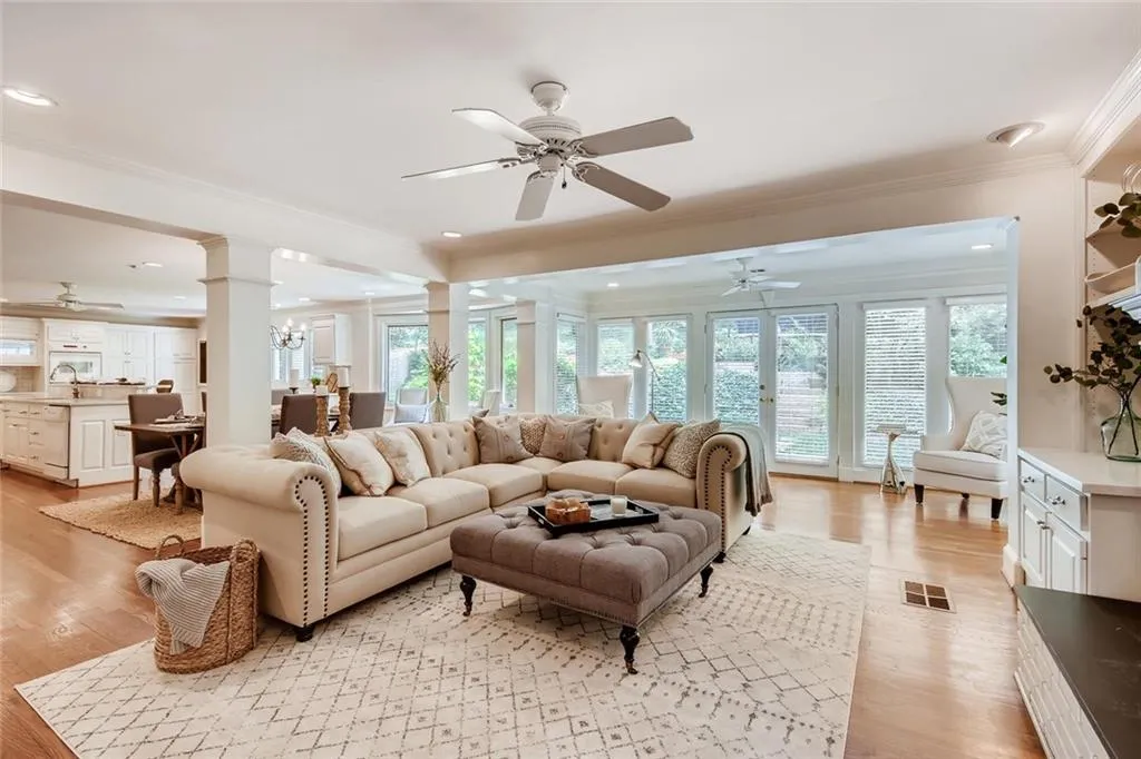 661 Starlight Drive, Atlanta, Georgia 30342, 4 Bedrooms Bedrooms, ,4 BathroomsBathrooms,Residential,Sold,661 Starlight Drive,6605467