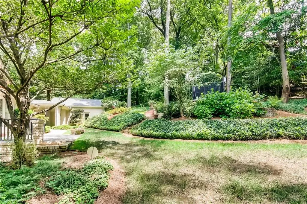 661 Starlight Drive, Atlanta, Georgia 30342, 4 Bedrooms Bedrooms, ,4 BathroomsBathrooms,Residential,Sold,661 Starlight Drive,6605467