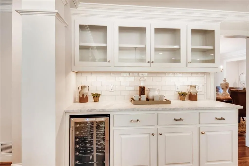 661 Starlight Drive, Atlanta, Georgia 30342, 4 Bedrooms Bedrooms, ,4 BathroomsBathrooms,Residential,Sold,661 Starlight Drive,6605467