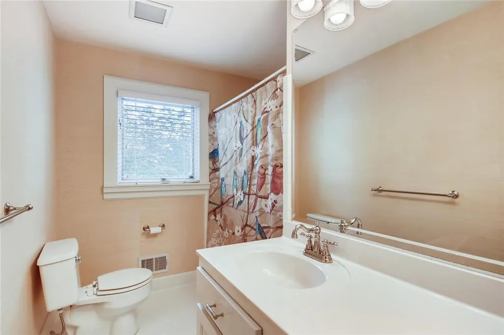 661 Starlight Drive, Atlanta, Georgia 30342, 4 Bedrooms Bedrooms, ,4 BathroomsBathrooms,Residential,Sold,661 Starlight Drive,6605467