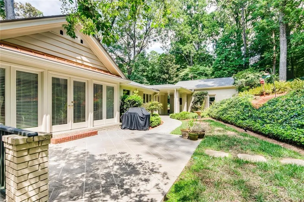 661 Starlight Drive, Atlanta, Georgia 30342, 4 Bedrooms Bedrooms, ,4 BathroomsBathrooms,Residential,Sold,661 Starlight Drive,6605467