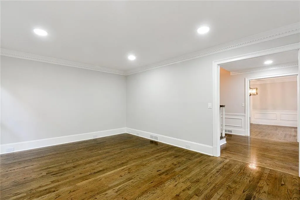 220 Rutland Court, Sandy Springs, Georgia 30350, 7 Bedrooms Bedrooms, ,5 BathroomsBathrooms,Residential,Sold,220 Rutland Court,6070785