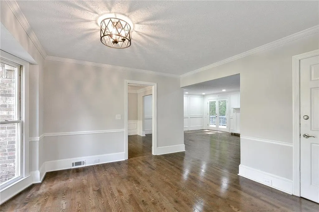 220 Rutland Court, Sandy Springs, Georgia 30350, 7 Bedrooms Bedrooms, ,5 BathroomsBathrooms,Residential,Sold,220 Rutland Court,6070785